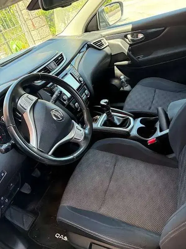 Usata Nissan Qashqai Tekna 110 CV (80 kW) 2014 Bianco SUV