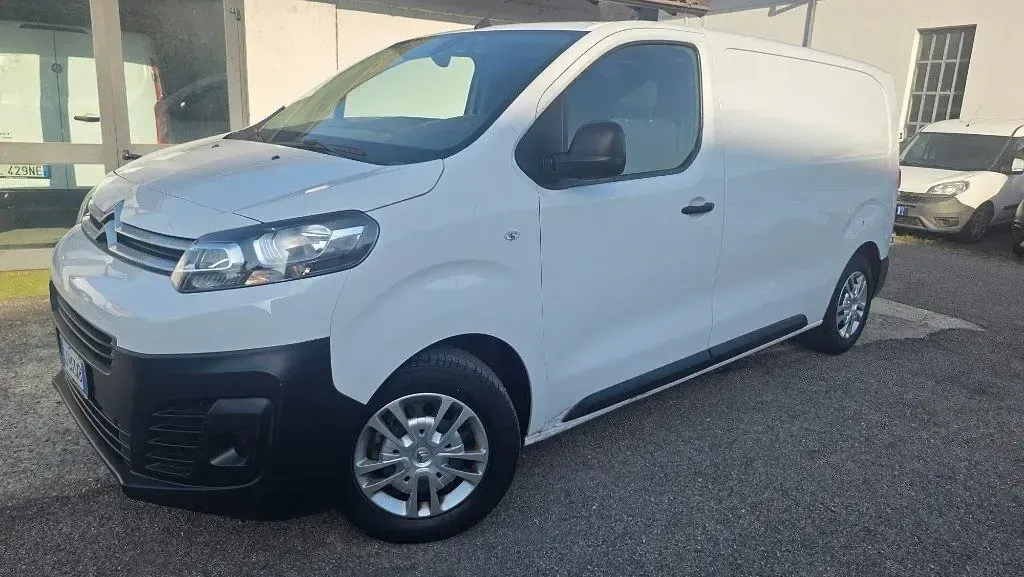 Usata Citroën Jumpy 144 CV (105 kW) 2022 Bianco / pastello Monovolume