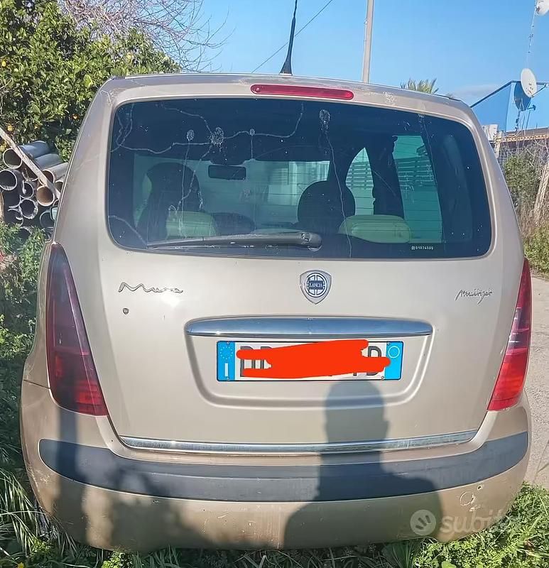 Usata Lancia Musa 101 CV (74 kW) 2007 Marrone Monovolume