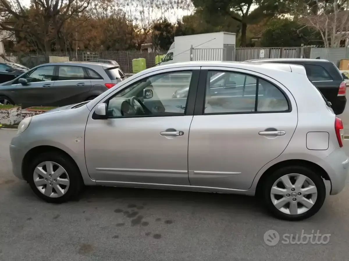 Gebraucht Nissan Micra 80 PS (58 kW) 2011 Grau Kleinwagen