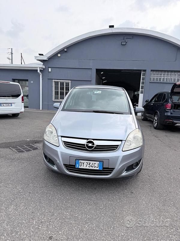 Usata Opel Zafira 94 CV (69 kW) 2009 Grigio Monovolume