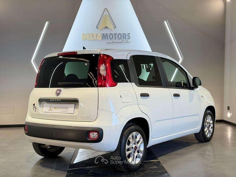 Usata Fiat Panda Lounge 69 CV (50 kW) 2017 Bianco Utilitaria