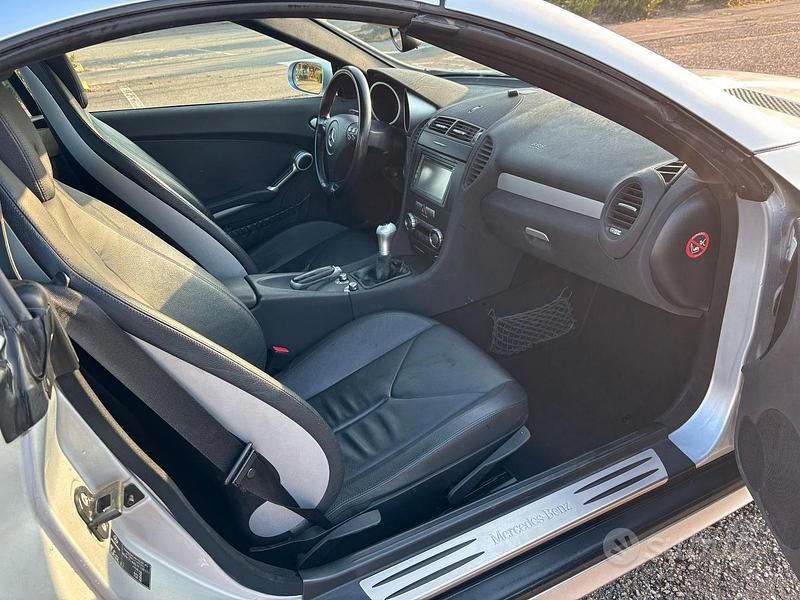 Usata Mercedes SLK200 Chrome 163 CV (119 kW) 2006 Grigio Cabrio