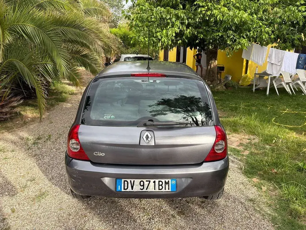 Usata Renault Clio II 58 CV (42 kW) 2009 Blu/azzurro Berlina