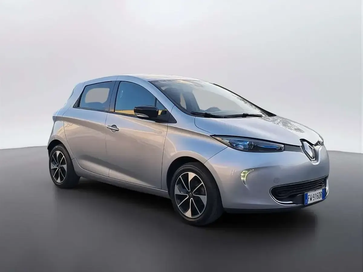 Usata Renault Zoe Intens 80 kW (109 CV) 2019 Grigio chiaro Utilitaria