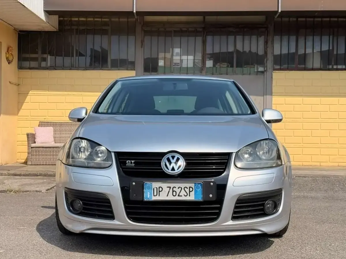 Usata VW Golf VI GT 140 CV (102 kW) 2008 Argento Utilitaria