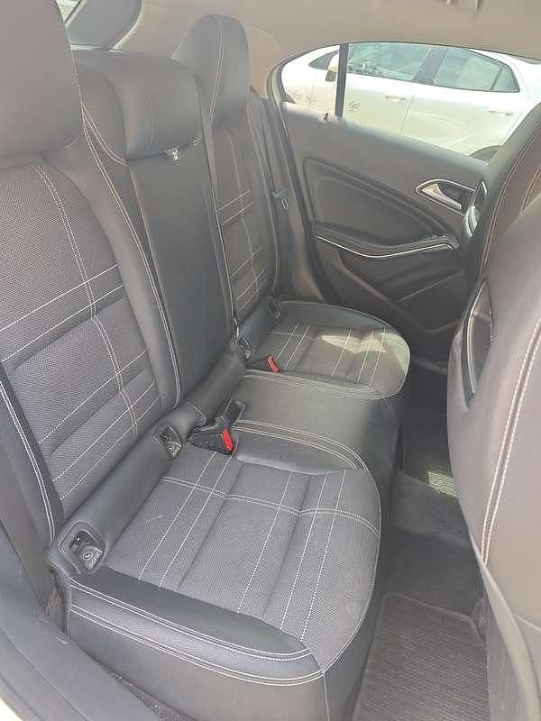 Usata Mercedes A180 109 CV (80 kW) 2016 Berlina