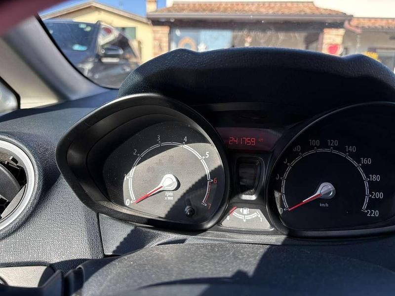 Usata Ford Fiesta 82 CV (60 kW) 2012 Berlina