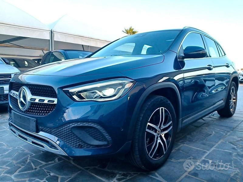 Blu Usata 2023 Mercedes GLA180 SUV | 37.900 € (Buon prezzo) - Immagine 1/4