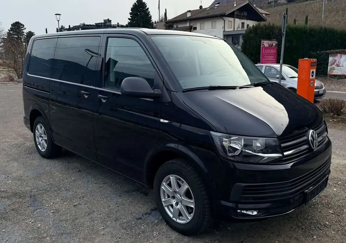 Usata VW Multivan Comfortline 150 CV (110 kW) 2016 Nero Monovolume