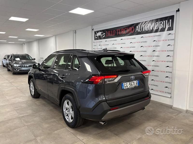 Usata Toyota RAV4 Hybrid Business Edition 218 CV (160 kW) 2021 Grigio scuro SUV