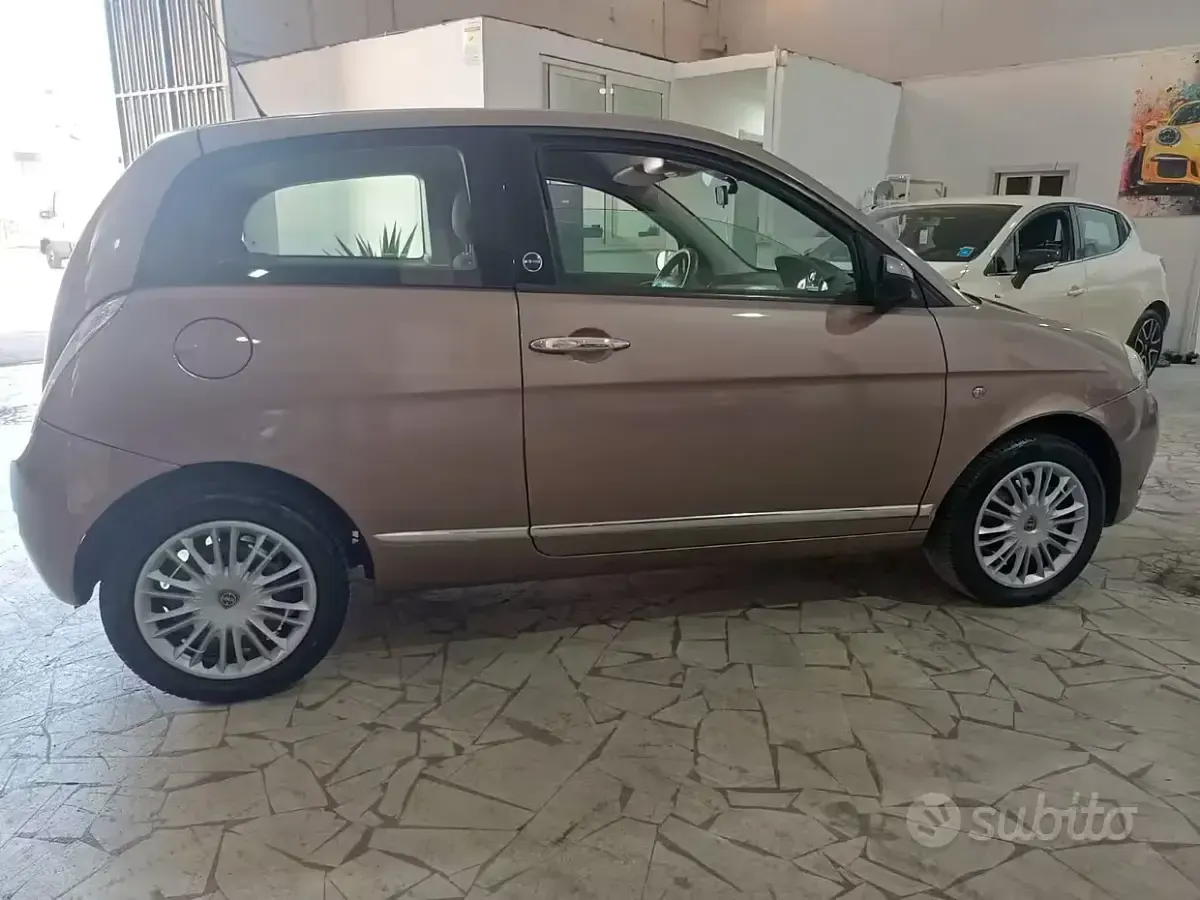 Usata Lancia Ypsilon 77 CV (56 kW) 2010 Beige Utilitaria