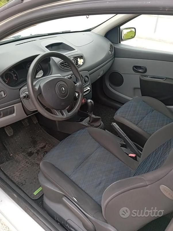 Usata Renault Clio III 2007 Grigio Berlina