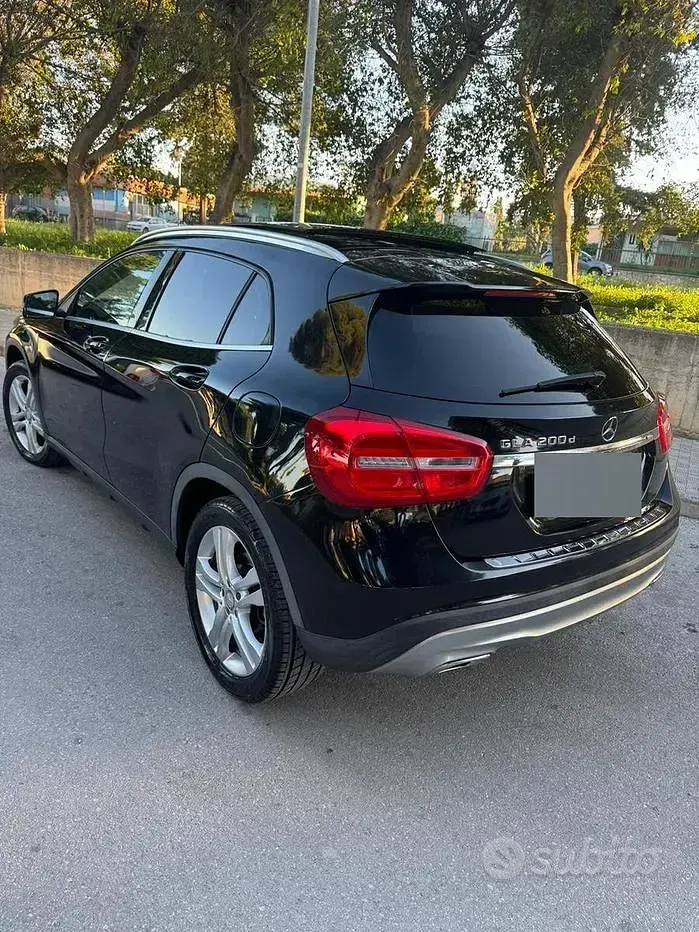 Usata Mercedes GLA200 136 CV (100 kW) 2016 Nero SUV
