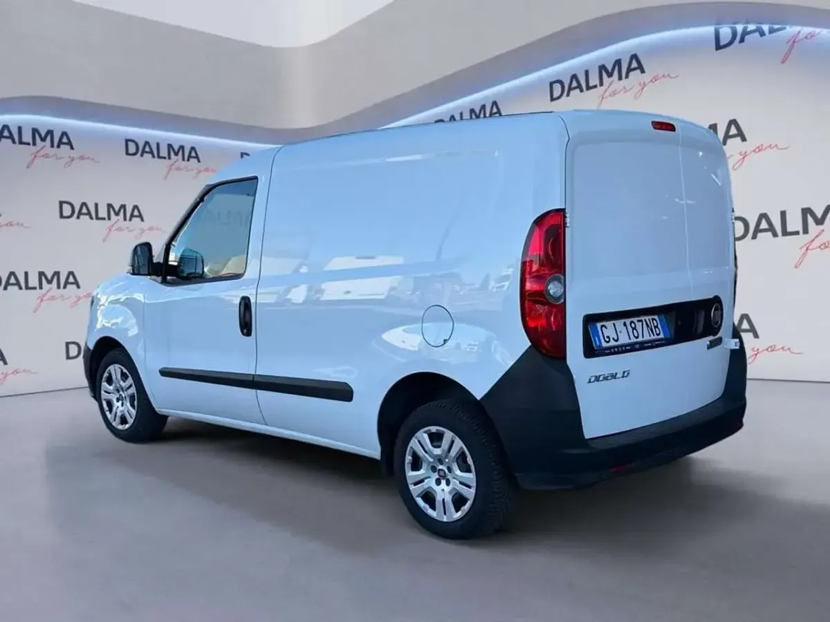 Usata Fiat Doblò Business 105 CV (77 kW) 2022 Bianco Monovolume