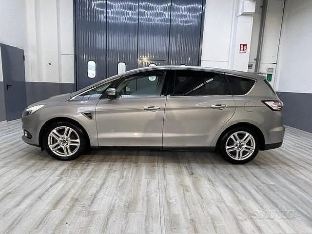 Usata Ford S-MAX Titanium 180 CV (132 kW) 2015 Grigio Monovolume