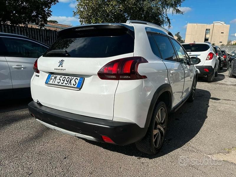 Usata Peugeot 2008 Allure 99 CV (72 kW) 2017 Bianco SUV