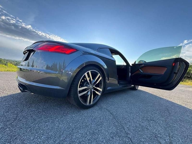 Second-hand Audi TT Ambiente 230 CP (169 kW) 2016 Gri Coupe