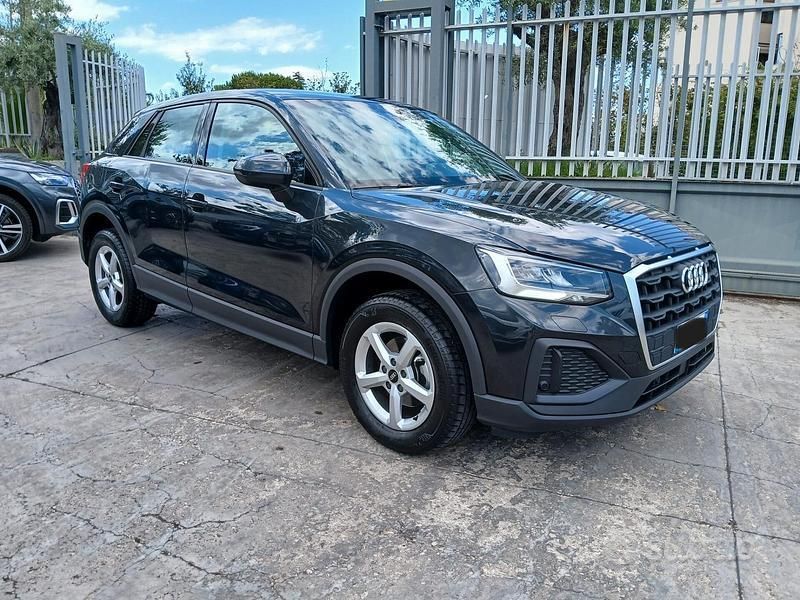 Grigio Usata 2022 Audi Q2 Business SUV | 26.500 € (Molto cara) - Immagine 1/4