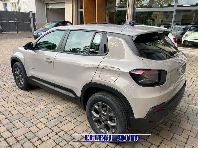 Nuova Jeep Avenger Longitude 101 CV (74 kW) 2026 Beige SUV