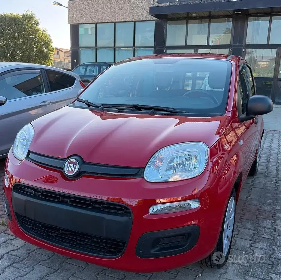 Usata Fiat Panda Pop 69 CV (50 kW) 2013 Rosso Utilitaria