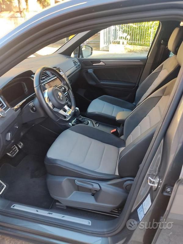 Usata VW Tiguan R-line 150 CV (110 kW) 2020 Grigio SUV