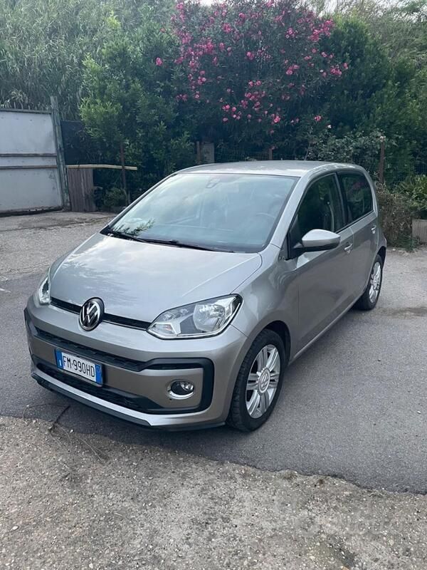 Usata VW up! 90 CV (66 kW) 2017 Grigio Utilitaria