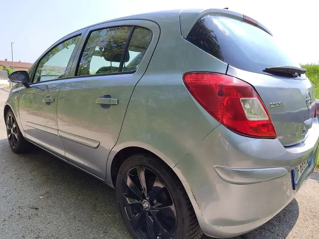 Usata Opel Corsa Enjoy 80 CV (58 kW) 2007 Blu Utilitaria