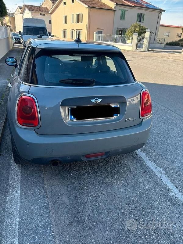 Grigio Usata 2017 Mini One D Due volumi | 9000 € (Ottimo prezzo) - Immagine 1/4