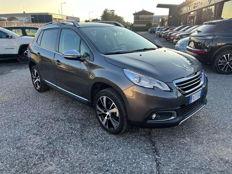 Usata Peugeot 2008 S 120 CV (88 kW) 2015 Nero SUV