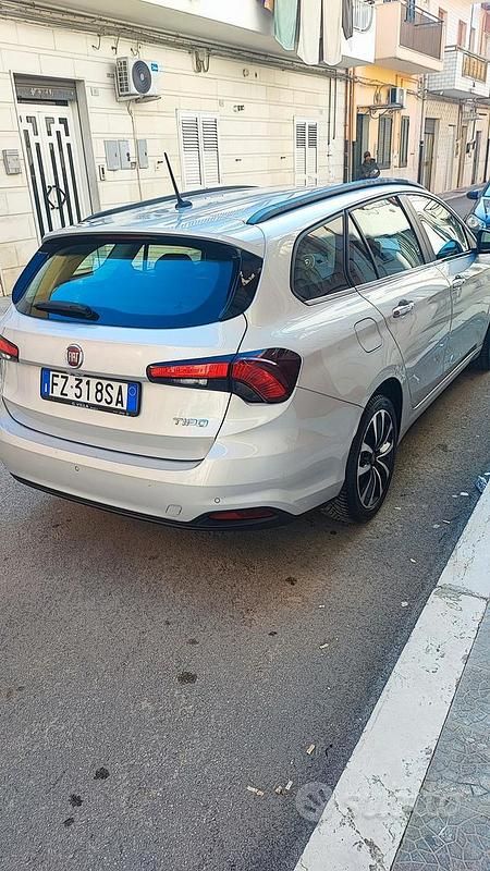Usata Fiat Tipo 120 CV (88 kW) 2019 Grigio Station wagon