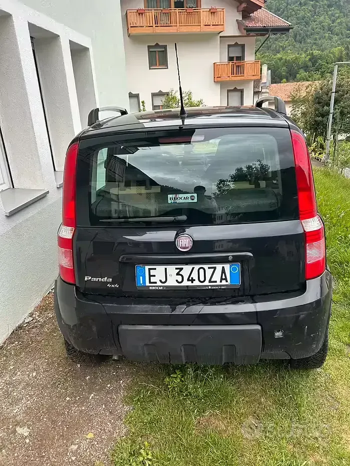 Usado Fiat Panda 4x4 60 CV (44 kW) 2011 Negro Utilitario
