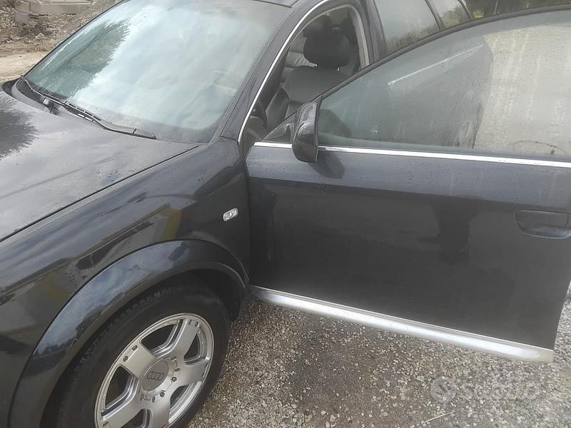 Usata Audi A6 Allroad 180 CV (132 kW) 2005 Nero Station wagon