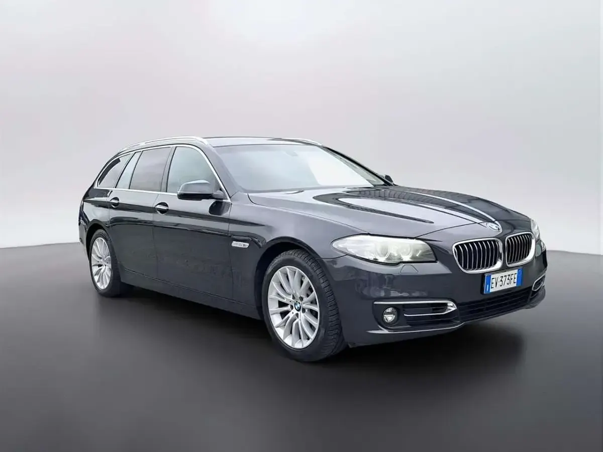 Usata BMW 525 Luxury Line 218 CV (160 kW) 2014 Grigio metallizzato Station wagon
