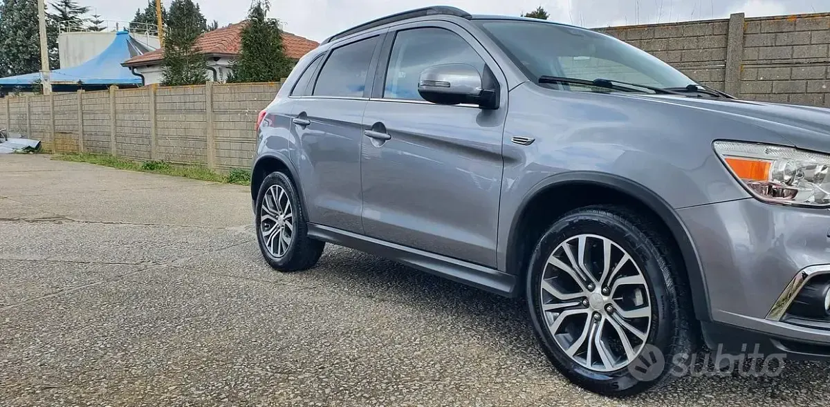 Usata Mitsubishi ASX 114 CV (83 kW) 2019 Grigio SUV