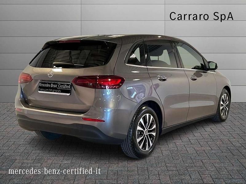 Usata Mercedes B180 Executive 136 CV (100 kW) 2023 Grigio montagna Monovolume
