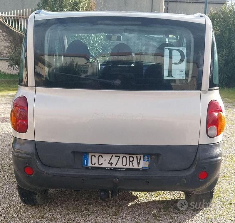 Usata Fiat Multipla 105 CV (77 kW) 2002 Grigio Monovolume