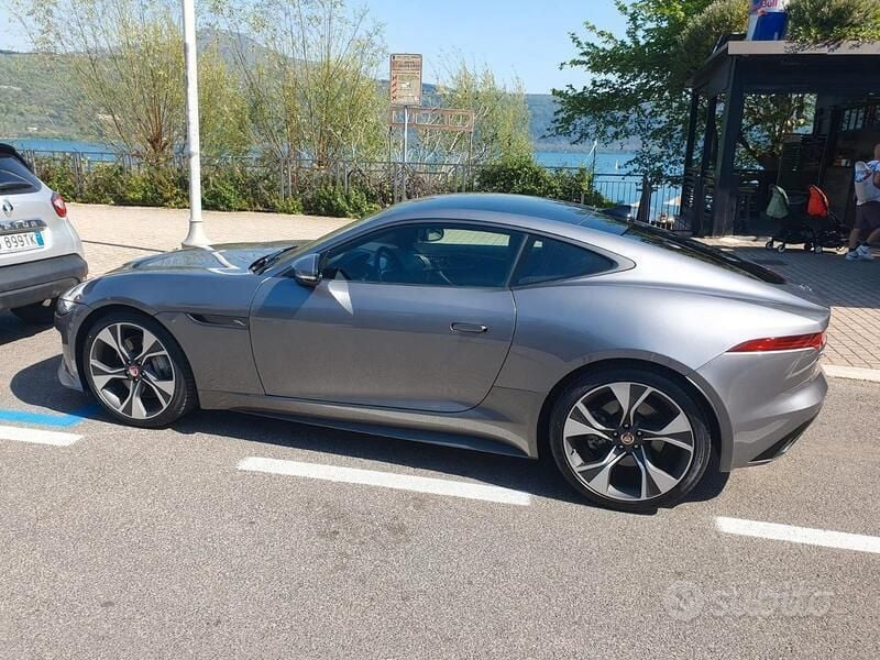 Grigio Usata 2020 Jaguar F-Type Coupé | 49.500 € (Molto cara) - Immagine 1/4