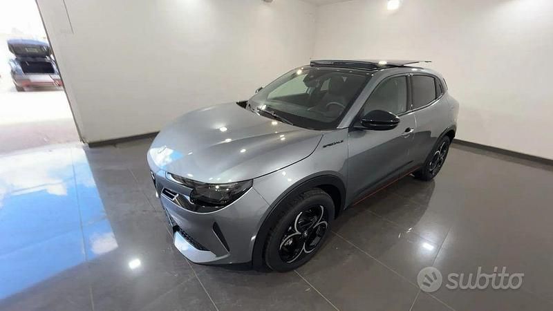 Grigio Nuova 2025 Alfa Romeo Junior Edizione Speciale SUV | 28.400 € (Buon prezzo) - Immagine 1/4