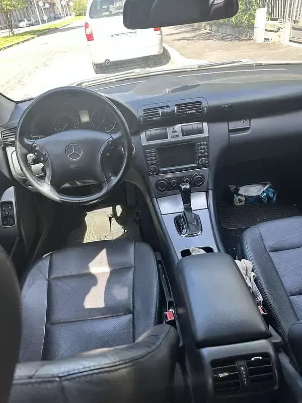 Usata Mercedes 220 Avantgarde 150 CV (110 kW) 2007