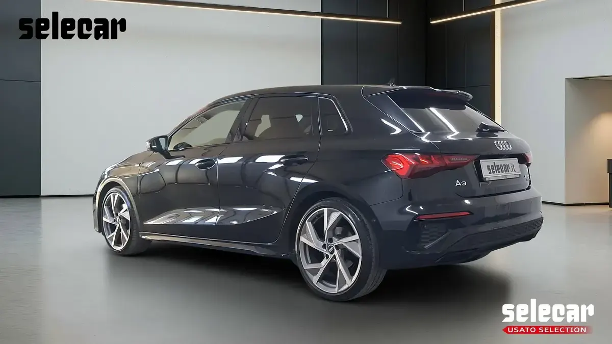 Usata Audi A3 S-Line 200 CV (147 kW) 2022 0e nero mito metallizzato Berlina