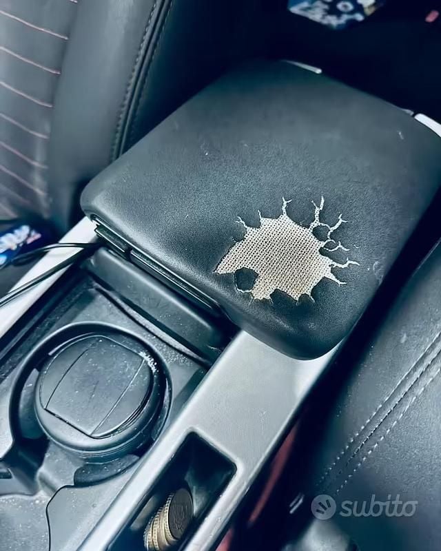 Usata Volvo C30 120 CV (88 kW) 2010 Nero Utilitaria