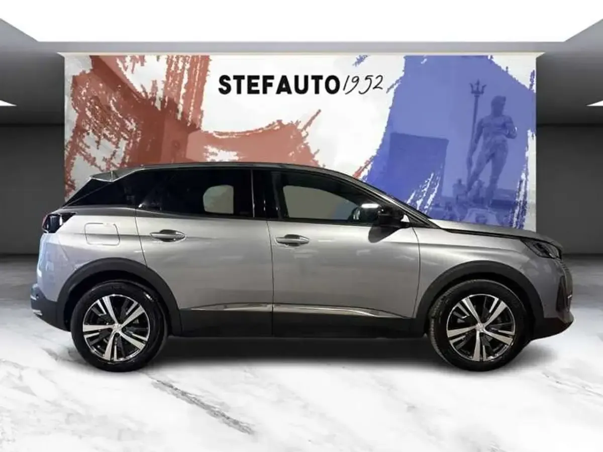 Usata Peugeot 3008 Allure 131 CV (96 kW) 2023 Grigio artense SUV