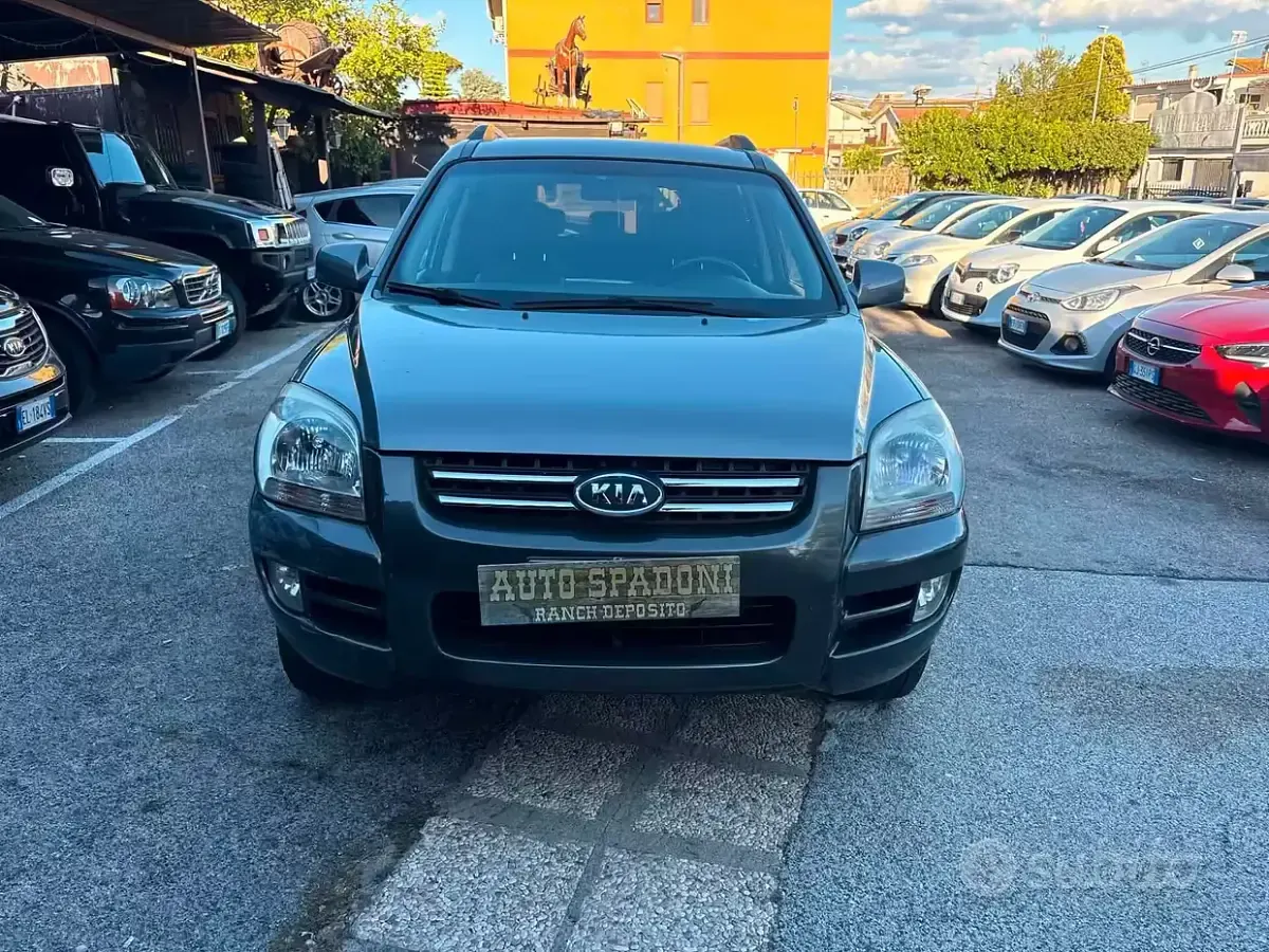 Usata Kia Sportage Active 140 CV (102 kW) 2007 Grigio SUV