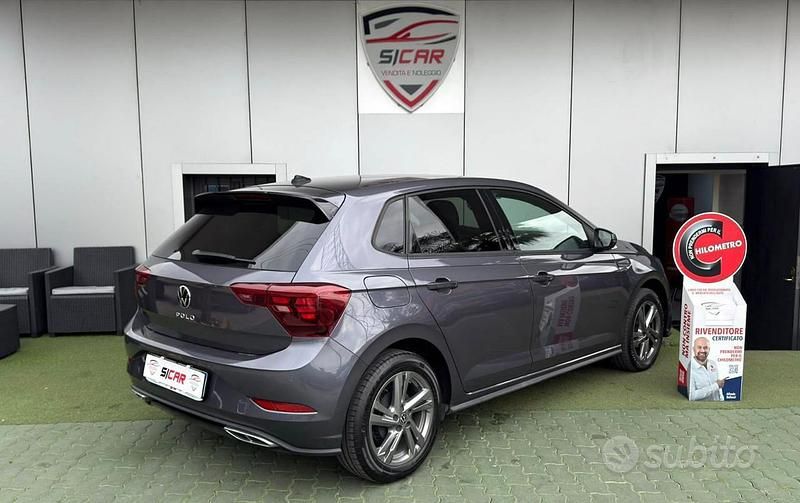 Usata VW Polo R-line 95 CV (69 kW) 2022 Grigio Utilitaria