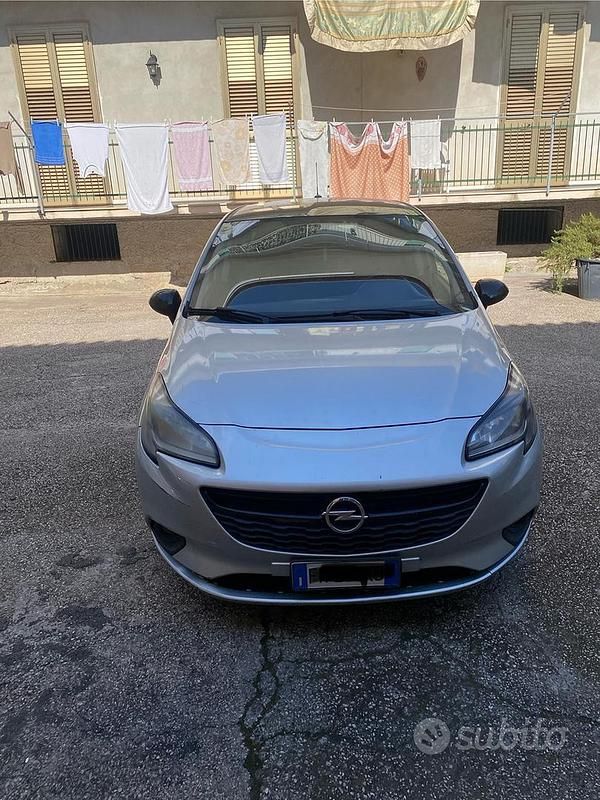 Grigio Usata 2017 Opel Corsa Tre volumi | 3000 € (Super prezzo) - Immagine 1/4