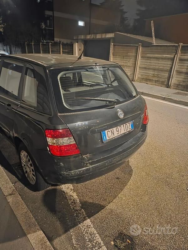 Usata Fiat Stilo 95 CV (69 kW) 2004 Nero Berlina