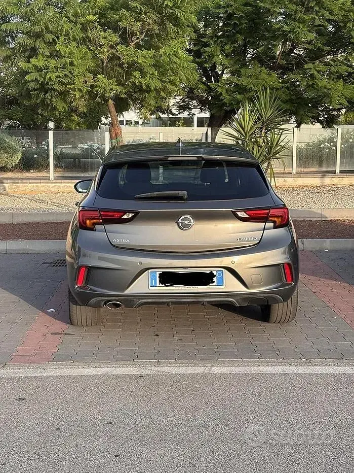 Usata Opel Astra Dynamic 160 CV (117 kW) 2017 Grigio Berlina