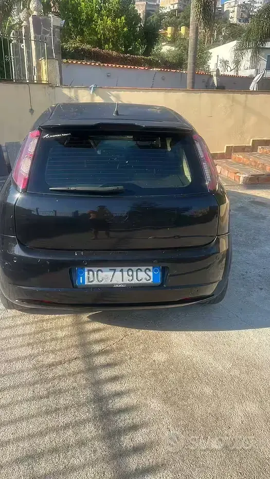 Usata Fiat Grande Punto 75 CV (55 kW) 2006 Bluazzurro Utilitaria