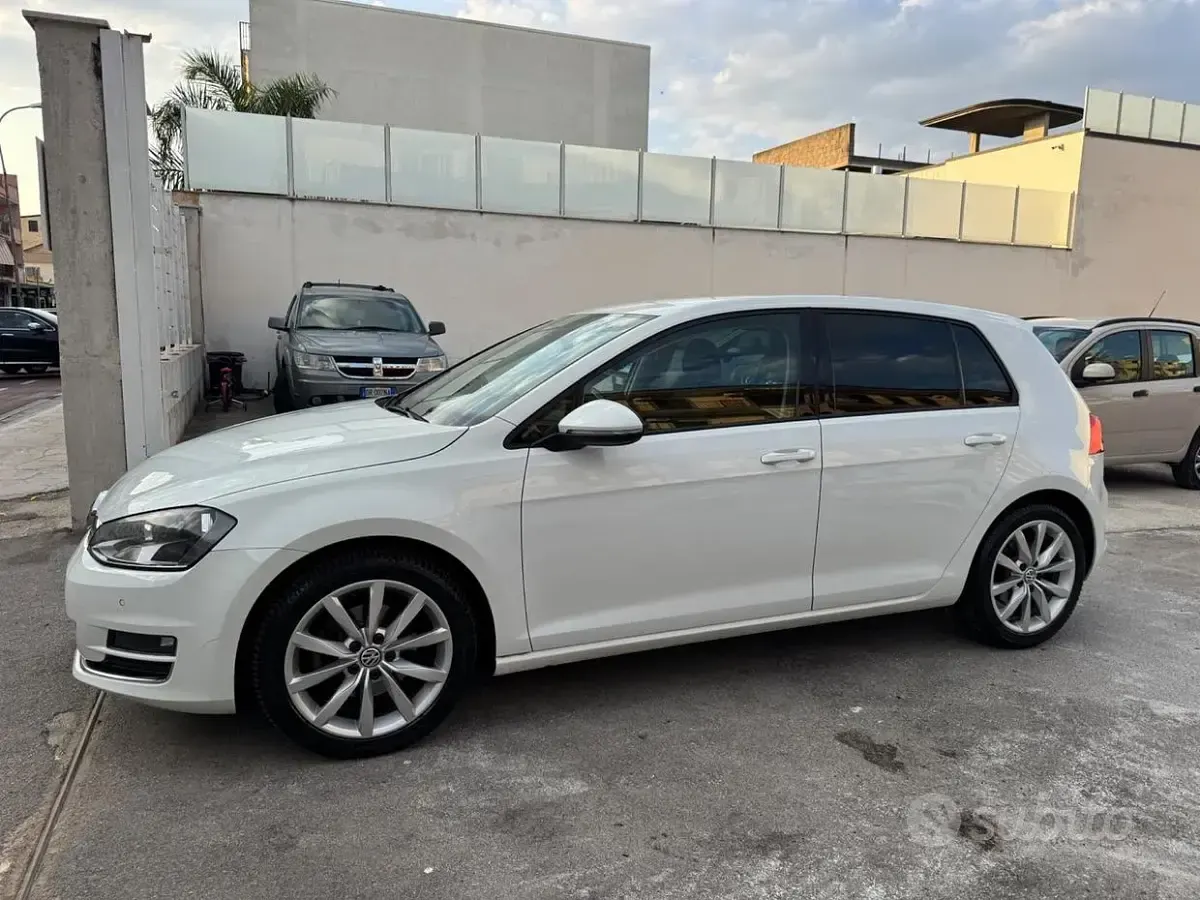 Usata VW Golf VII Highline 110 CV (80 kW) 2015 Bianco Berlina